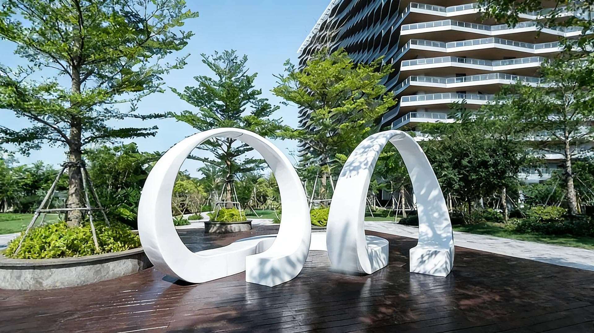 环形玻璃钢雕塑 · 城市公园现代艺术装置